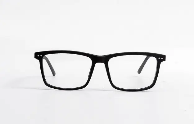 Kính Gọng: Phương Pháp Điều Trị Cận Thị Truyền Thống