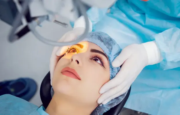 Phẫu thuật laser điều trị tật khúc xạ